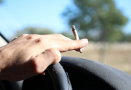 Fumer du CBD et conduire : ce que vous devez savoir