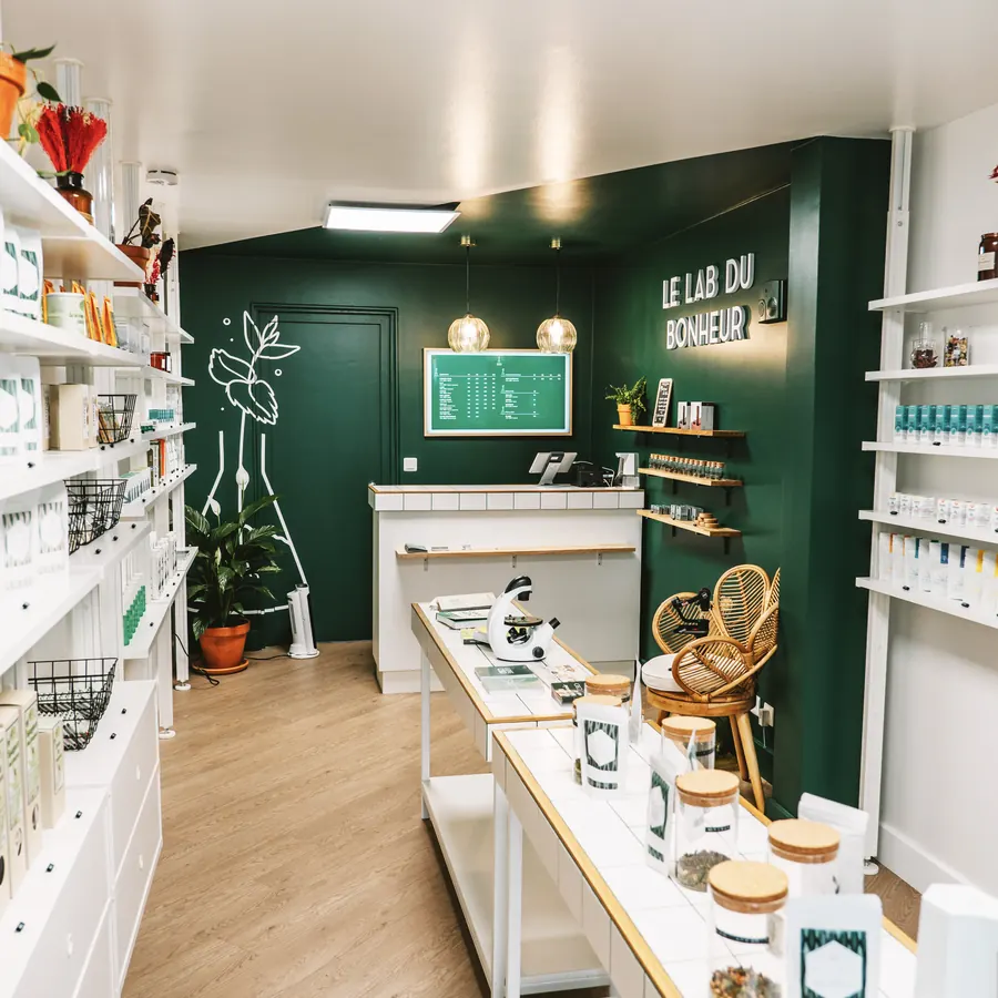 Intérieur de la boutique Le Lab du Bonheur à Asnières-sur-Seine